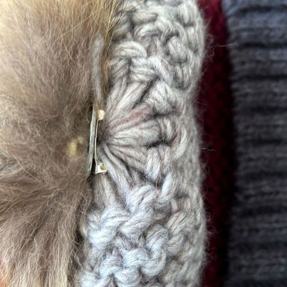 Winter Pompom toque - Picture 7 of 9